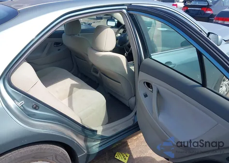 2011 Toyota Camry Le z USA, uszkodzony, nr VIN 4T1BF3EK7BU732359